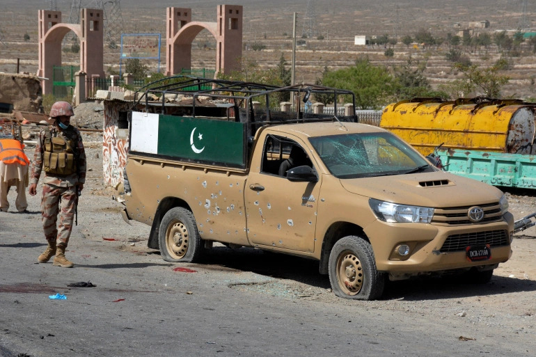 Đánh bom khủng bố đẫm máu sau khi nhóm Taliban tuyên bố tấn công khắp Pakistan - 1