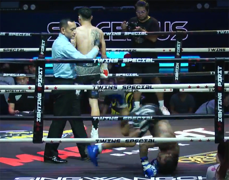 Võ sĩ Boxing Thái Lan khiêu khích Võ Hồng Đạt, bị dính no đòn - 1