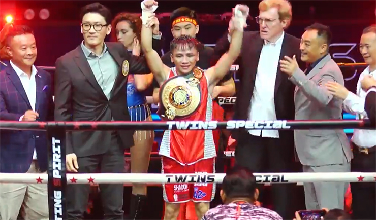 Vang dội Lê Hữu Toàn đánh bại siêu võ sĩ Philippines, bảo vệ đai Boxing châu Á lịch sử - 1