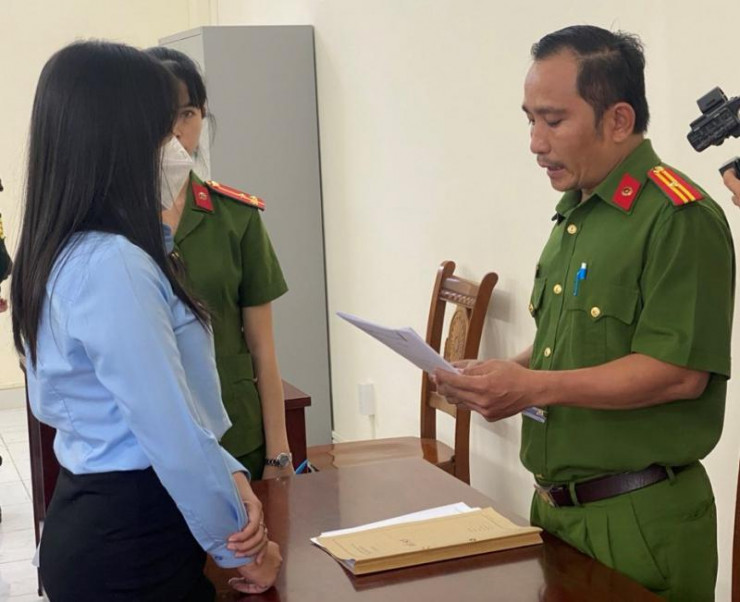 Khởi tố 3 trợ lý của bà Nguyễn Phương Hằng - 2