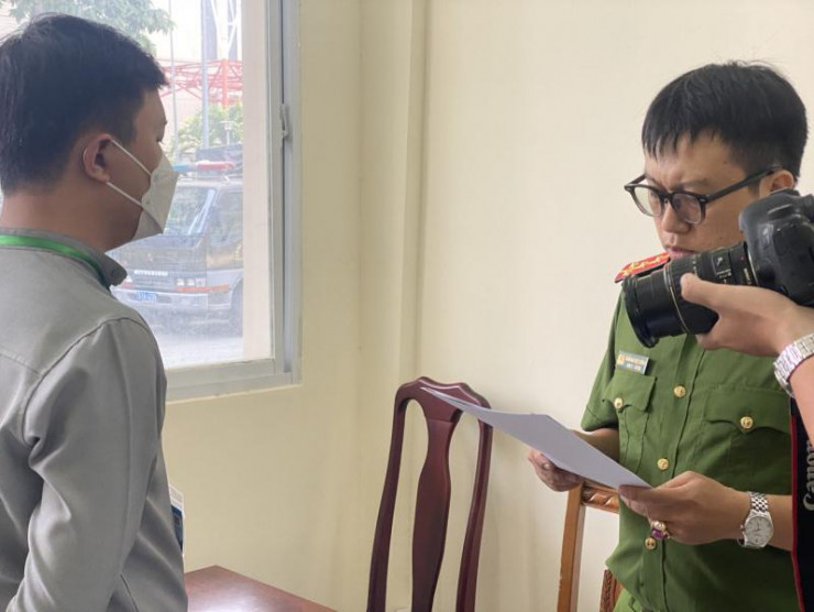 Khởi tố 3 trợ lý của bà Nguyễn Phương Hằng - 3
