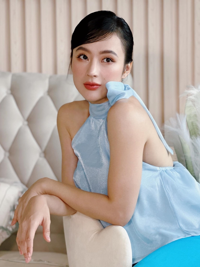 Gái xinh mặc yếm mỏng manh khoe vẻ nữ tính: Angela Phương Trinh ...