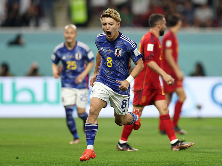 Kết quả bóng đá Nhật Bản - Tây Ban Nha: Điên rồ 3 phút 2 bàn, kỳ tích ”lên đỉnh” (World Cup)