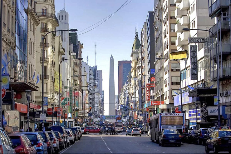 3. Thủ đô Buenos Aires có nghĩa là “không khí trong lành”. Có rất nhiều cuộc thảo luận về việc tại sao Buenos Aires lại có cái tên như vậy nhưng không có kết quả cuối cùng. Họ chỉ biết rằng, cái tên này có từ thế kỷ 16. 
