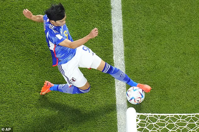 VAR gây tranh cãi khi Nhật Bản ghi bàn loại Đức khỏi World Cup: Người hâm mộ nói gì? - 1