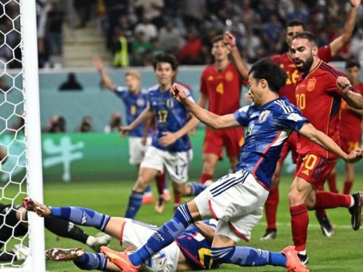 Nhật Bản là ”đất nước Mặt trời mọc”, vì sao đội tuyển bóng đá lại mặc áo xanh?