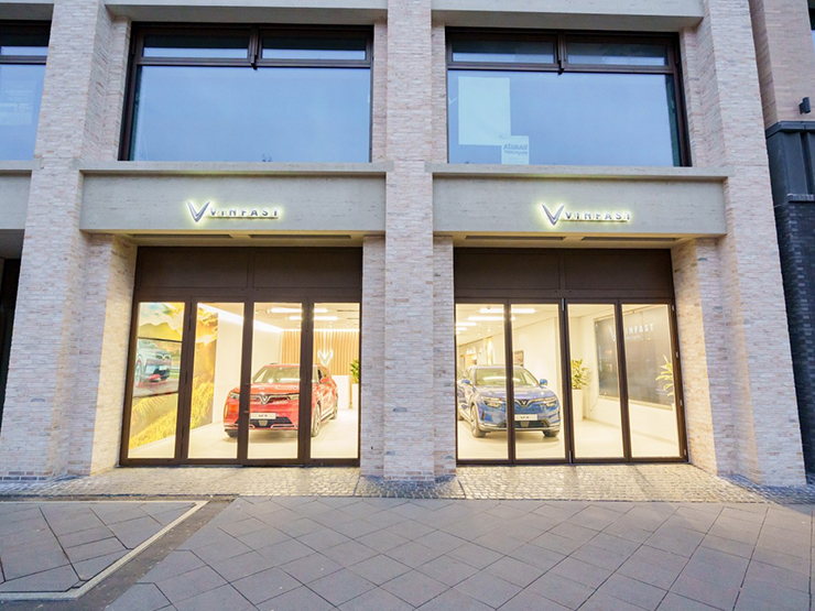 VinFast đưa vào hoạt động showroom tại Đức và Pháp - 1