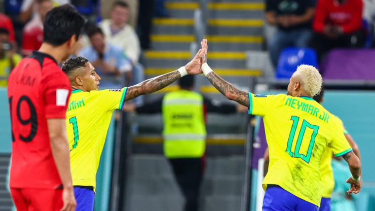 Brazil vùi dập Hàn Quốc đón mưa kỷ lục, Richarlison bất ngờ vượt Ronaldinho - 1