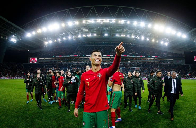 Chủ tịch PSG mở cửa đón Ronaldo, thay Messi sau World Cup với 1 điều kiện - 1