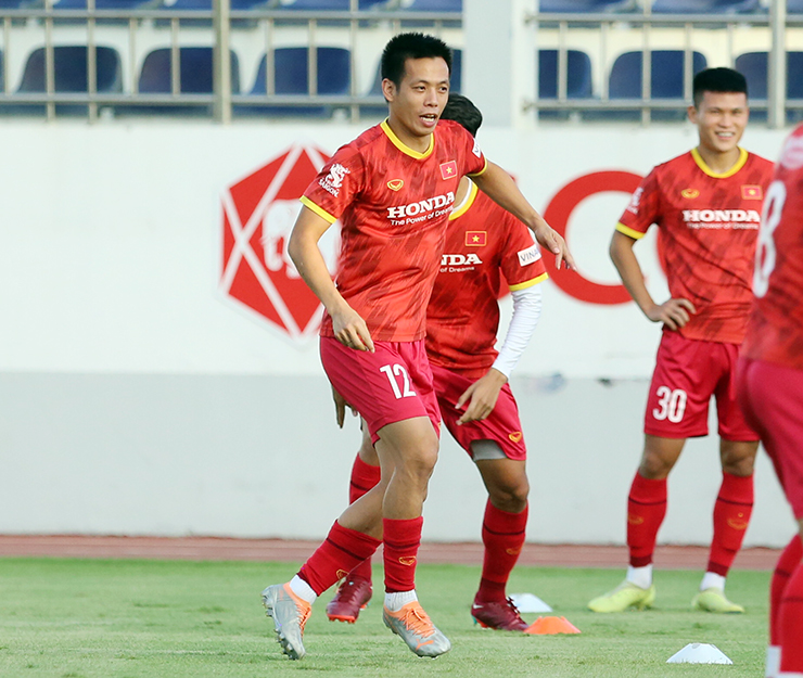 Văn Quyết đánh giá sao về Quang Hải và đối thủ của ĐT Việt Nam tại AFF Cup? - 1