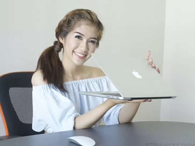 MacBook Pro phô diễn sức mạnh ”đáng gờm” với chip M2 Max