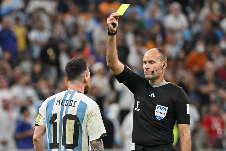 Messi & Martinez công kích trọng tài: Nguy cơ nhận án treo giò hay không? - 1