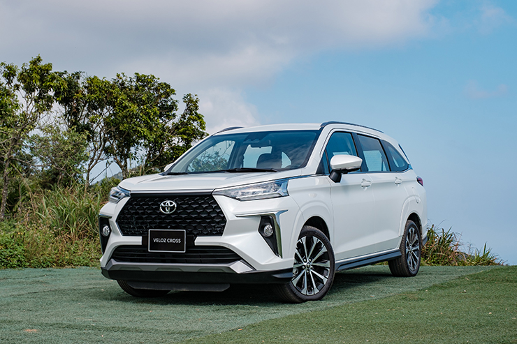 Giá xe Toyota Veloz Cross tháng 12/2022, giảm 5% phí bảo hiểm và ưu đãi lãi suất vay - 2