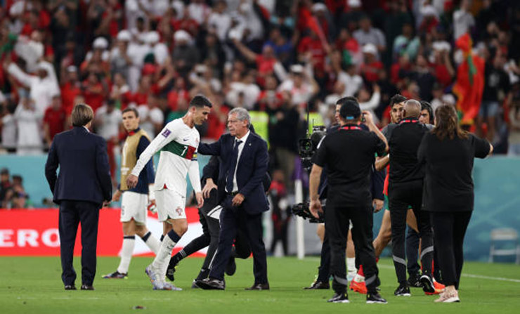 Video highlight Morocco - Bồ Đào Nha: Sai lầm tai hại, địa chấn World Cup - 1