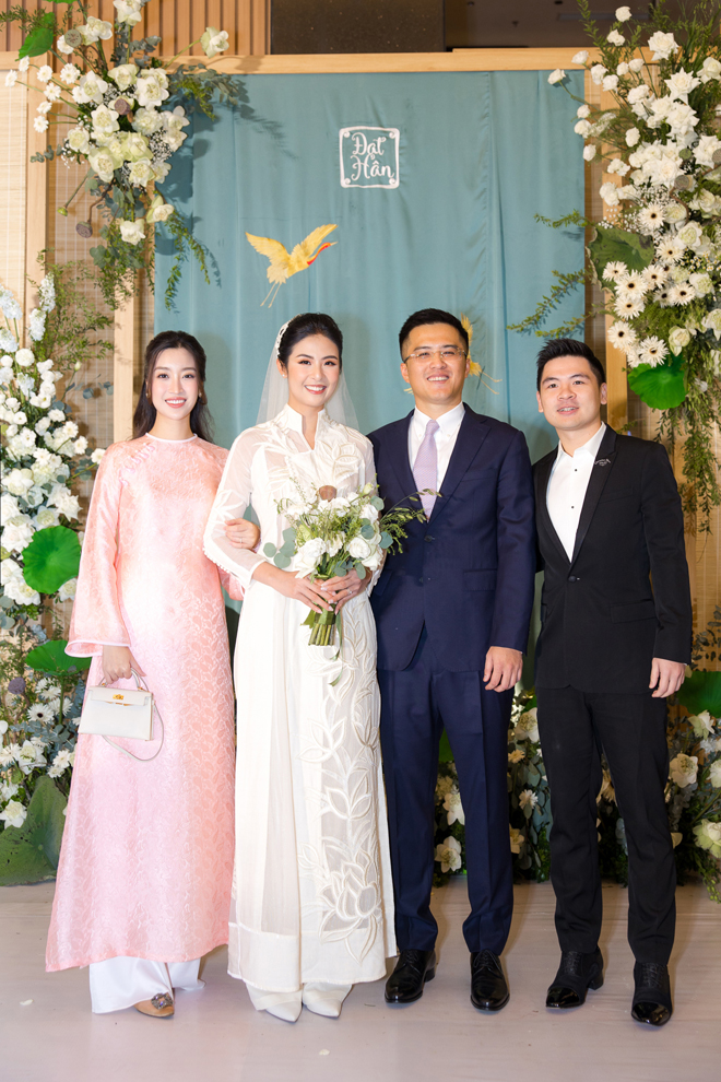Đỗ Mỹ Linh và chồng Chủ tịch HN FC hiếm hoi sánh đôi công khai - 1