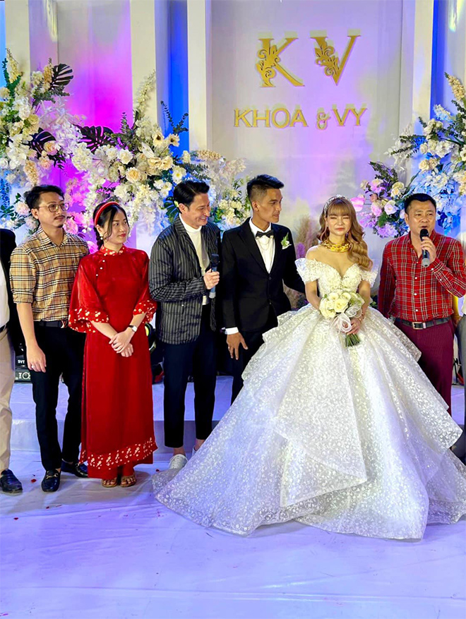 Danh tính ông xã triệu phú của Minh Hằng, là Phó Tổng công ty lớn đan may ở Long An mới ra năm - 9