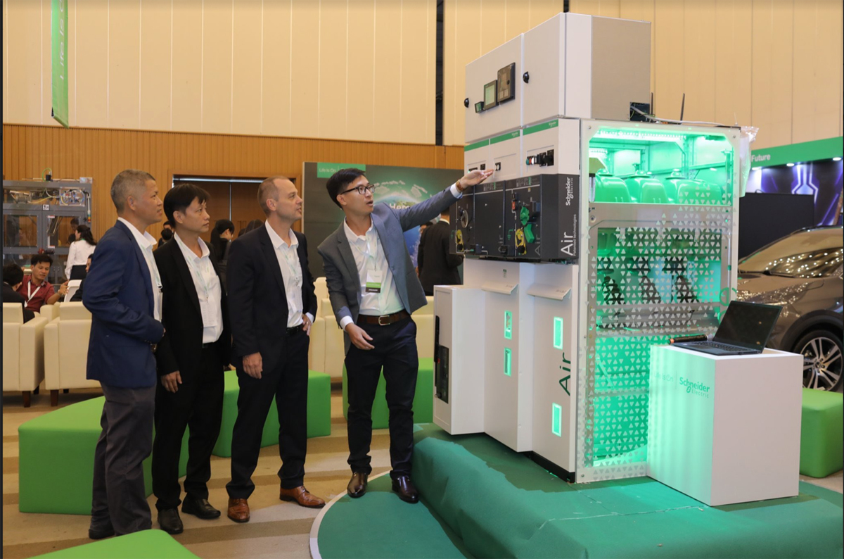 2022 年イノベーション サミットの開幕: シェナイダー エレクトリック「持続可能なベトナムのためのイノベーション」 - 2