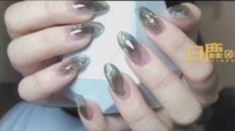 Cô nàng GenZ mở tiệm nail ở ký túc xá, chưa tốt nghiệp đã mua được ô tô - 1