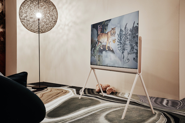 LG giới thiệu TV OLED Posé mới với remote tích hợp NFC - 1