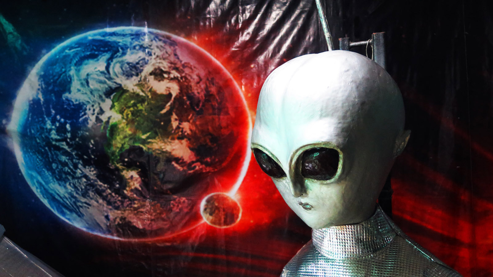 Lầu Năm Góc tuyên bố về người ngoài hành tinh trên Trái đất - 1