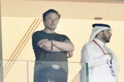 Tỷ phú Elon Musk ”chơi trội” tại chung kết World Cup, gây bão MXH