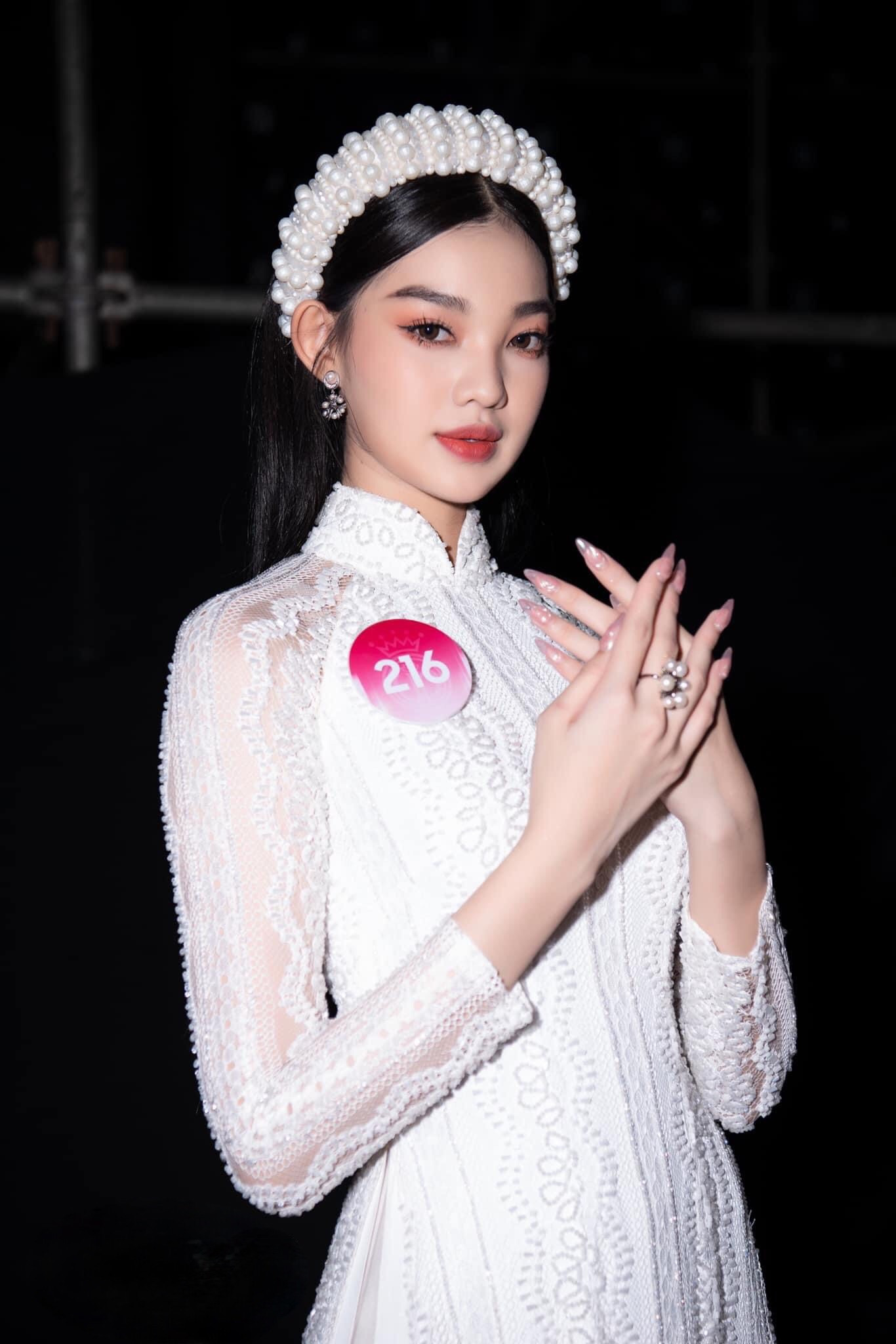 "Người đẹp chèo ghe Bến Tre" xinh như búp bê sẽ làm nên chuyện tại Hoa hậu Việt Nam? - 1