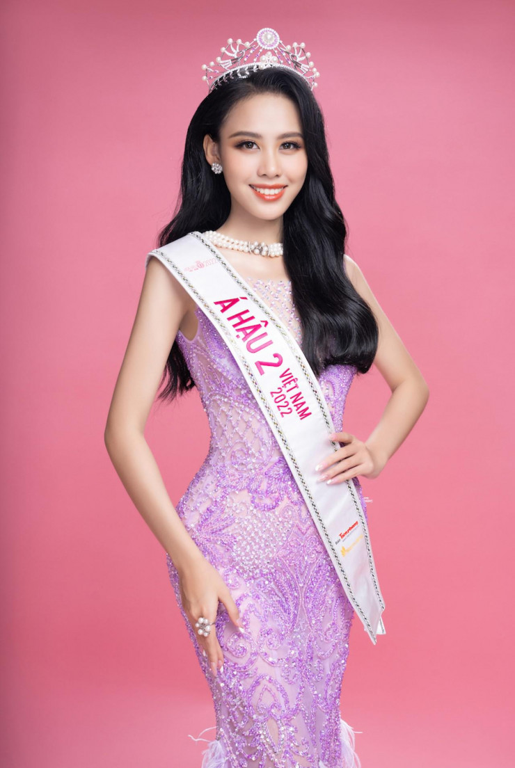 Hoa hậu Huỳnh Thị Thanh Thủy có gương mặt cân đối hiếm có - 9