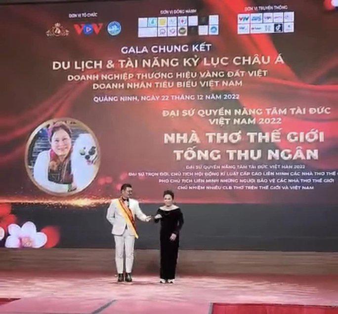 Công ty tổ chức đêm vinh danh &#34;nhà thơ thế giới&#34; Tống Thu Ngân bị xử lý - 1