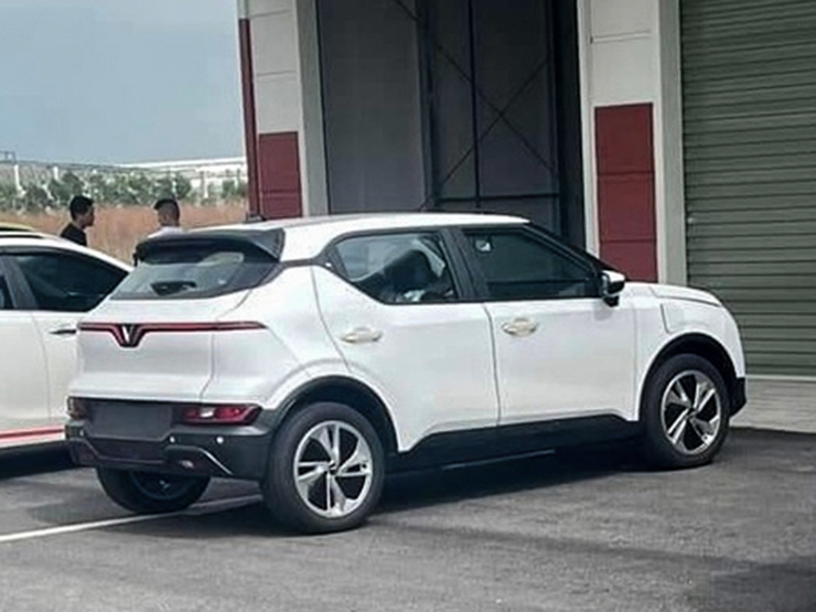 Xe điện VinFast VF5 có nhiều điểm khác so với xe trưng bày