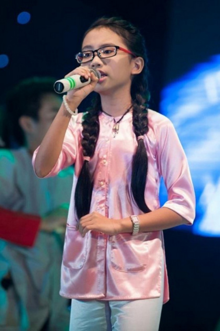 Với khán giả yêu nhạc Việt, Phương Mỹ Chi không phải là cái tên xa lạ khi "gây sốt" chương trình "The Voice Kids".
