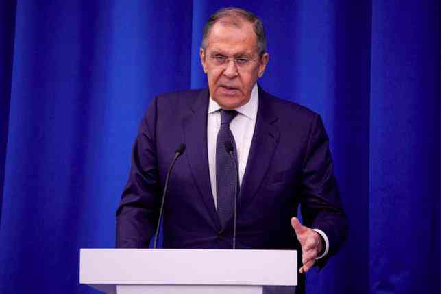 Ngoại trưởng Lavrov: Ukraine phải thực hiện yêu cầu của Nga hoặc quân đội sẽ quyết định - 1