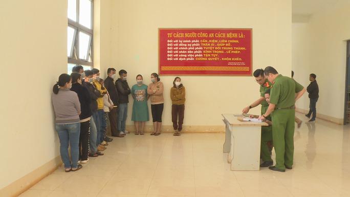Nữ quái cầm đầu đường dây đánh bạc hơn 300 tỉ đồng - 1