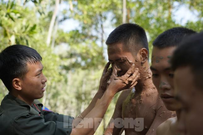 Một ngày trên thao trường khắc nghiệt của lực lượng chống khủng bố - 8