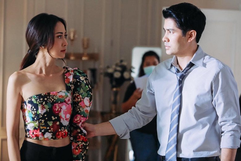 Chồng chết điếng biết cậu con trai nối dõi chính là &#39;sản phẩm&#39; của vợ và tình cũ - 1