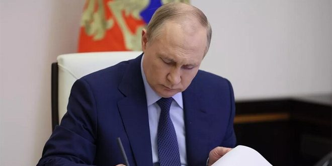 Ông Putin ký sắc lệnh đáp trả phương Tây áp giá trần dầu Nga - 1