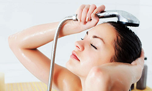 Ngày lạnh, 7 thời điểm trong ngày không nên gội đầu nếu không muốn bị cảm lạnh - 2