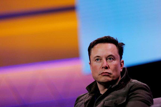 Tài sản tỉ phú Elon Musk bốc hơi khủng khiếp, mất 200 tỉ USD - 1
