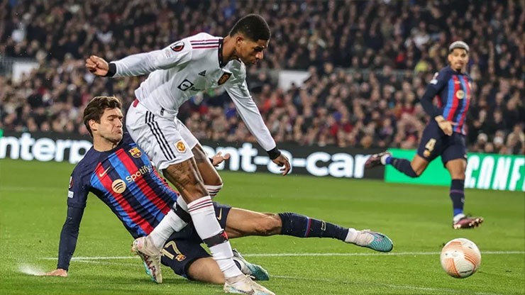 Xavi tiết lộ Rashford gây ám ảnh Barcelona, Gakpo báo tin xấu tới Liverpool (Clip tin nóng bóng đá 24h) - 1