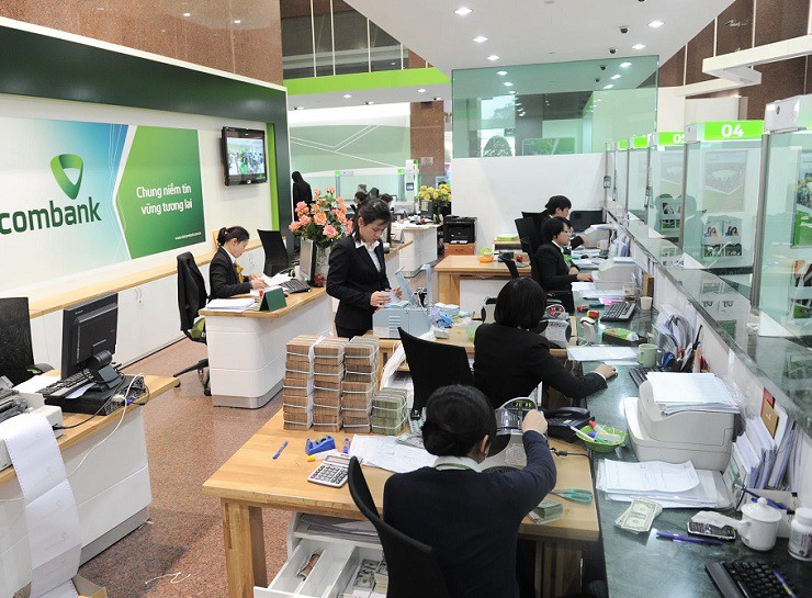 Vietcombank và loạt ngân hàng điều chỉnh mạnh lãi suất tiết kiệm - 1