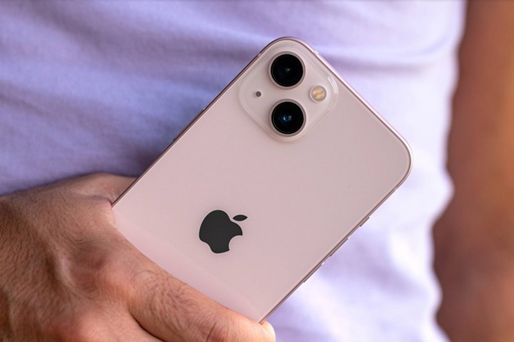 Chiếc iPhone đang có giá rất hời nhờ iPhone 15 - 1