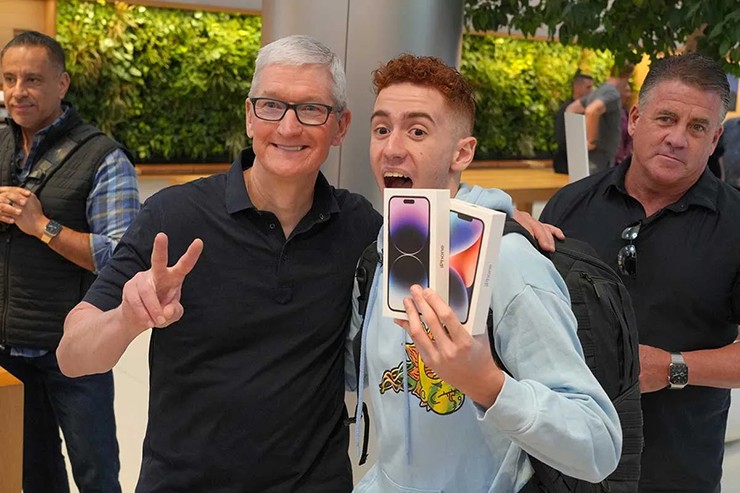 Khi iPhone không còn là mặt hàng xa xỉ - 1