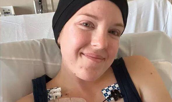 Cô gái tưởng mình mang thai 12 tuần nhưng hóa ra khối u đã chuyển thành ung thư - 1