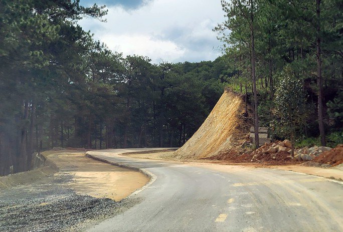 Hình ảnh đèo Prenn uốn lượn qua núi, sắp đưa 3 km vào lưu thông - 14