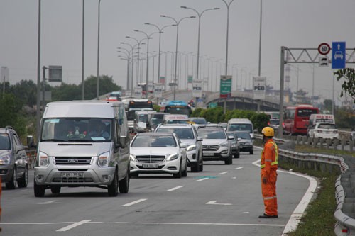 Đề xuất thiết lập “làn sóng xanh” giảm ùn ứ khu vực cảng Cát Lái - 1