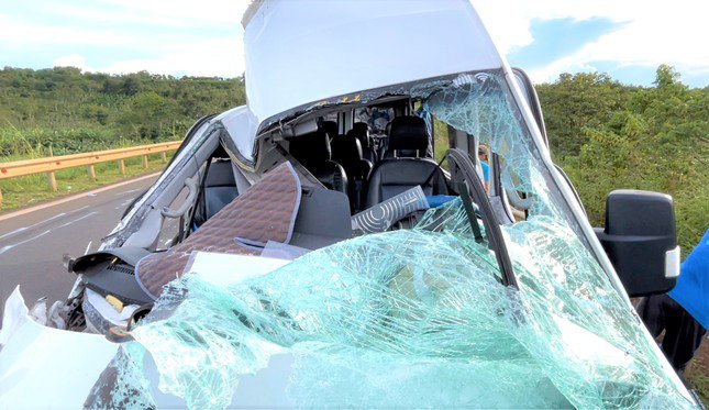 Vụ ô tô tải đấu đầu xe khách: Nghẹt thở vì tiếng kêu cứu thất thanh - 2