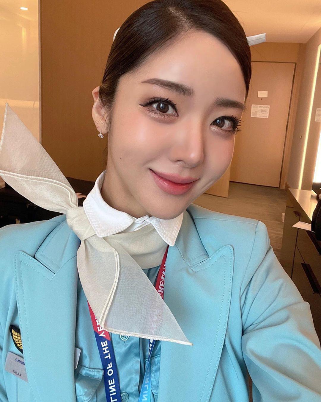 Nữ tiếp viên hàng không Hàn Quốc xinh đẹp, quyến rũ nhờ chăm "độ dáng" - 1