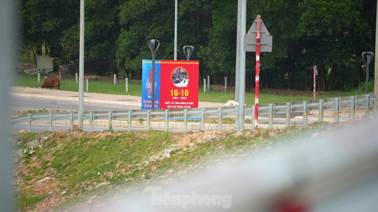 Chất lượng không khí Hà Nội ở mức kém 8 Bay trên con đường "trăm tỷ" vừa thông xe, nối Khu đô thị vệ tinh Sóc Sơn với trung tâm Thủ đô - 8