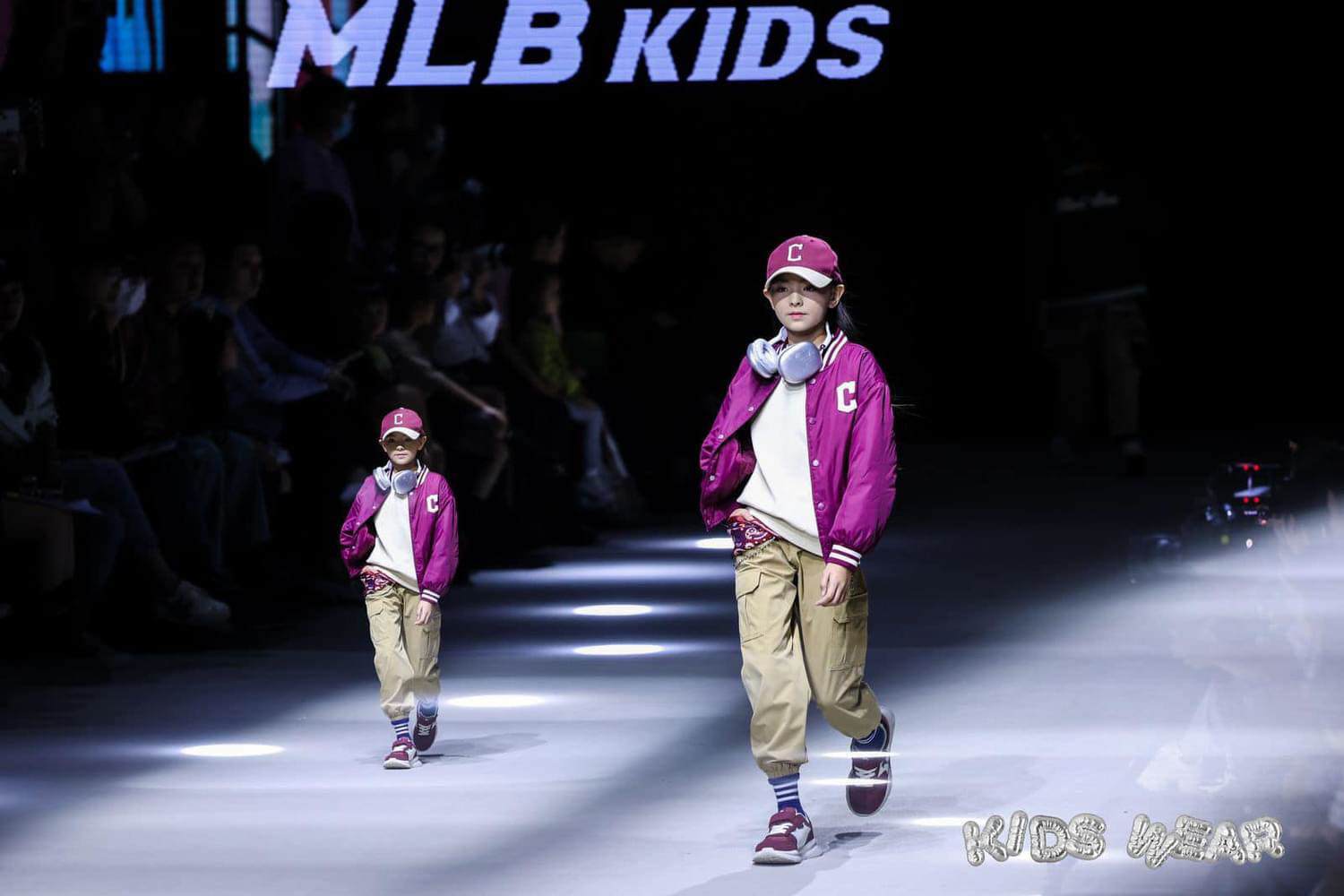 3 mẫu nhí Việt gây chú ý tại Shanghai Fashion Week KidsWear - 7