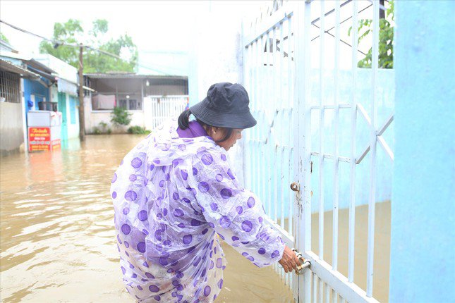 Người dân Đà Nẵng lo phải sống chung với lũ nhiều ngày - 3