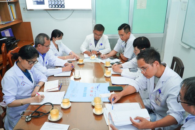 Bệnh viện Chợ Rẫy thông tin về sức khoẻ người anh trong vụ ‘2 mẹ con tử vong nghi ngộ độc sữa ở Tiền Giang’ - 2